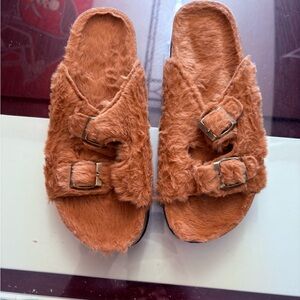 Fuzzy Buckle Slide Sandals Cozy Faux Fur Slides Size EU 41 / US 10 New